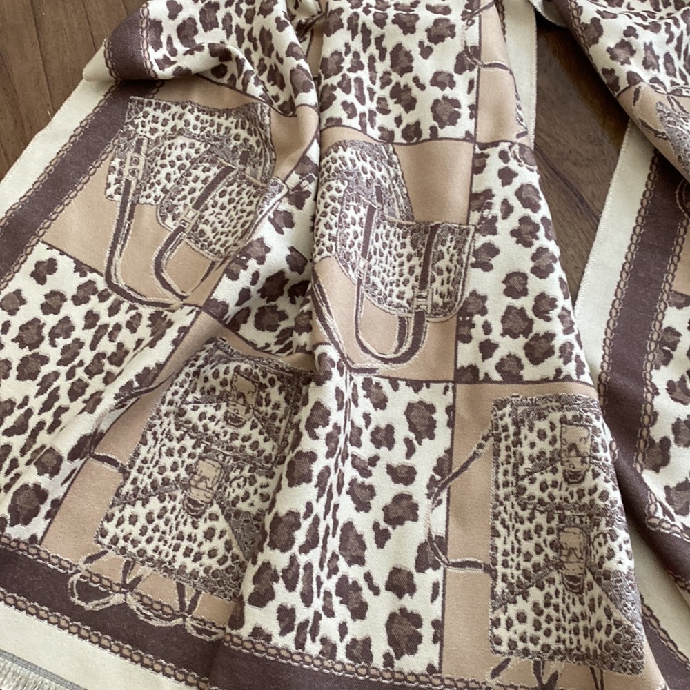 Scarf - Picture 4 of 4